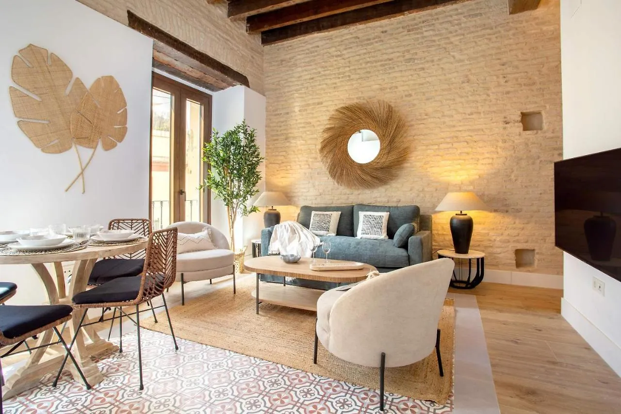 Genteel Home Santas Patronas Seville