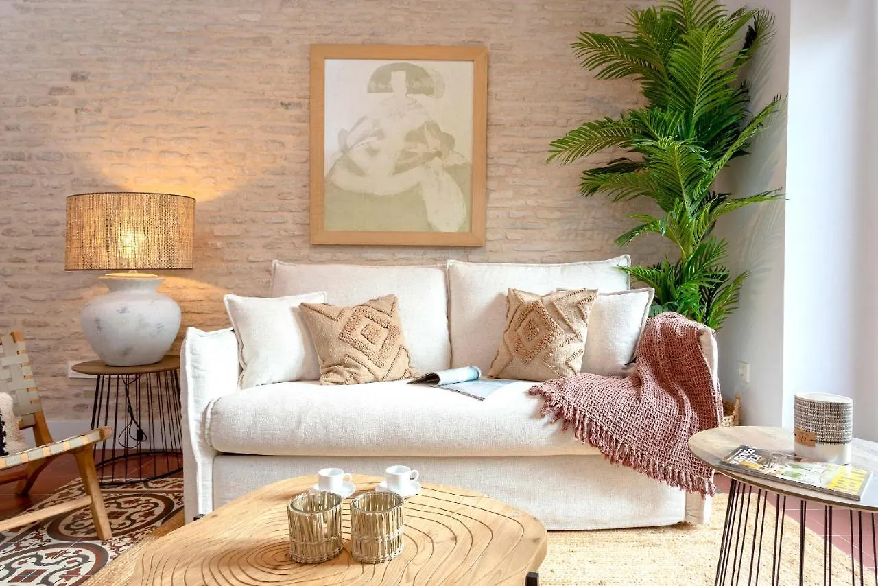 Genteel Home Santas Patronas Seville Apartment