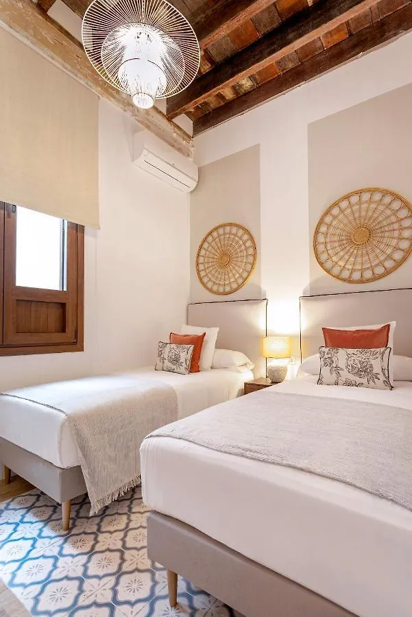 Genteel Home Santas Patronas Seville
