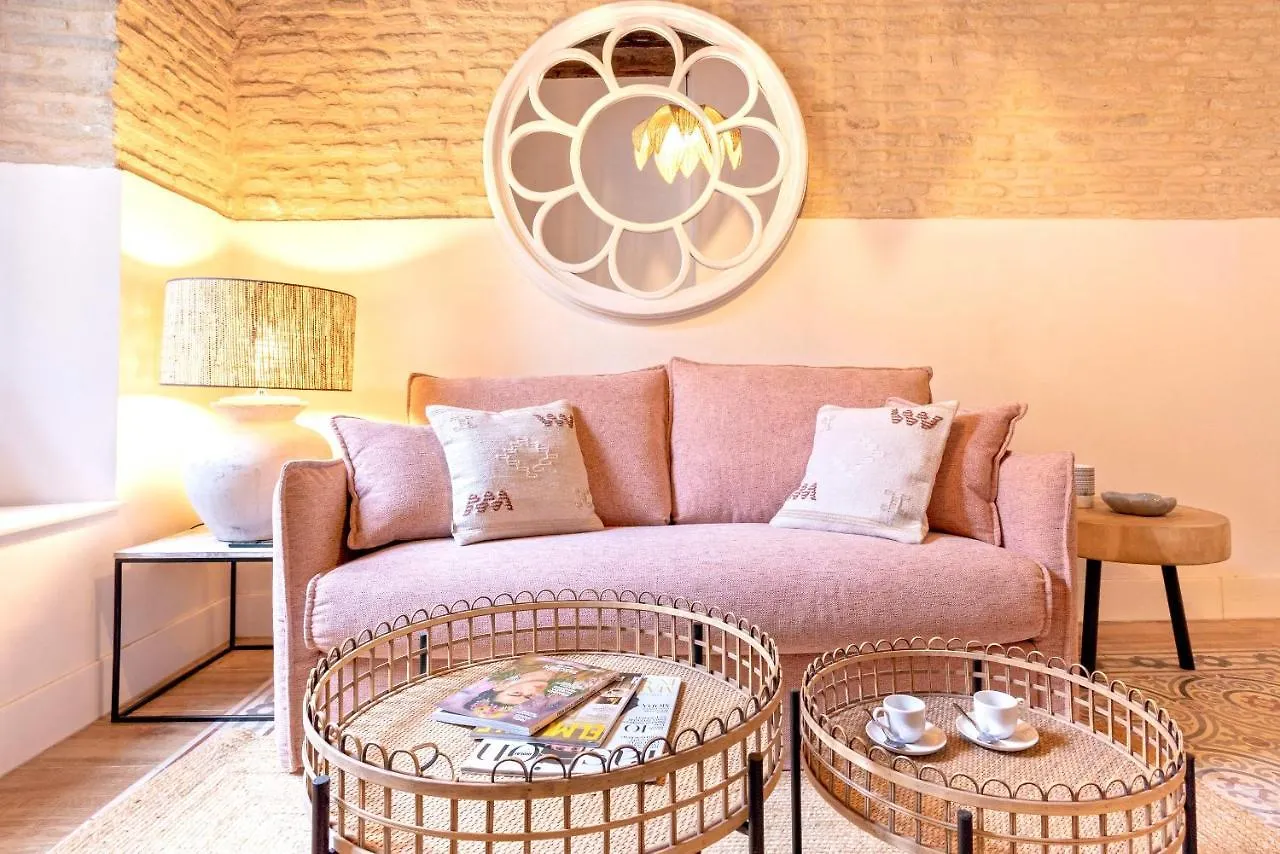 Genteel Home Santas Patronas Seville