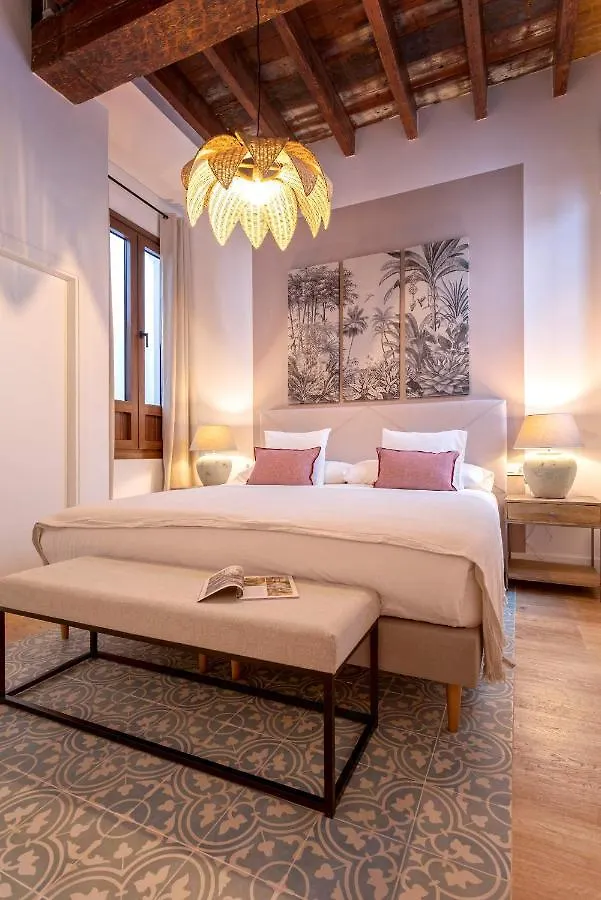 Genteel Home Santas Patronas Seville Spain