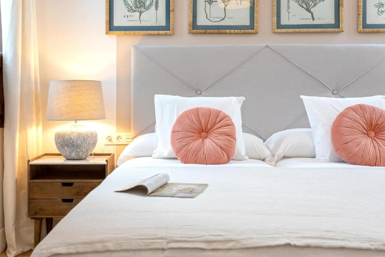 Genteel Home Santas Patronas Seville Spain