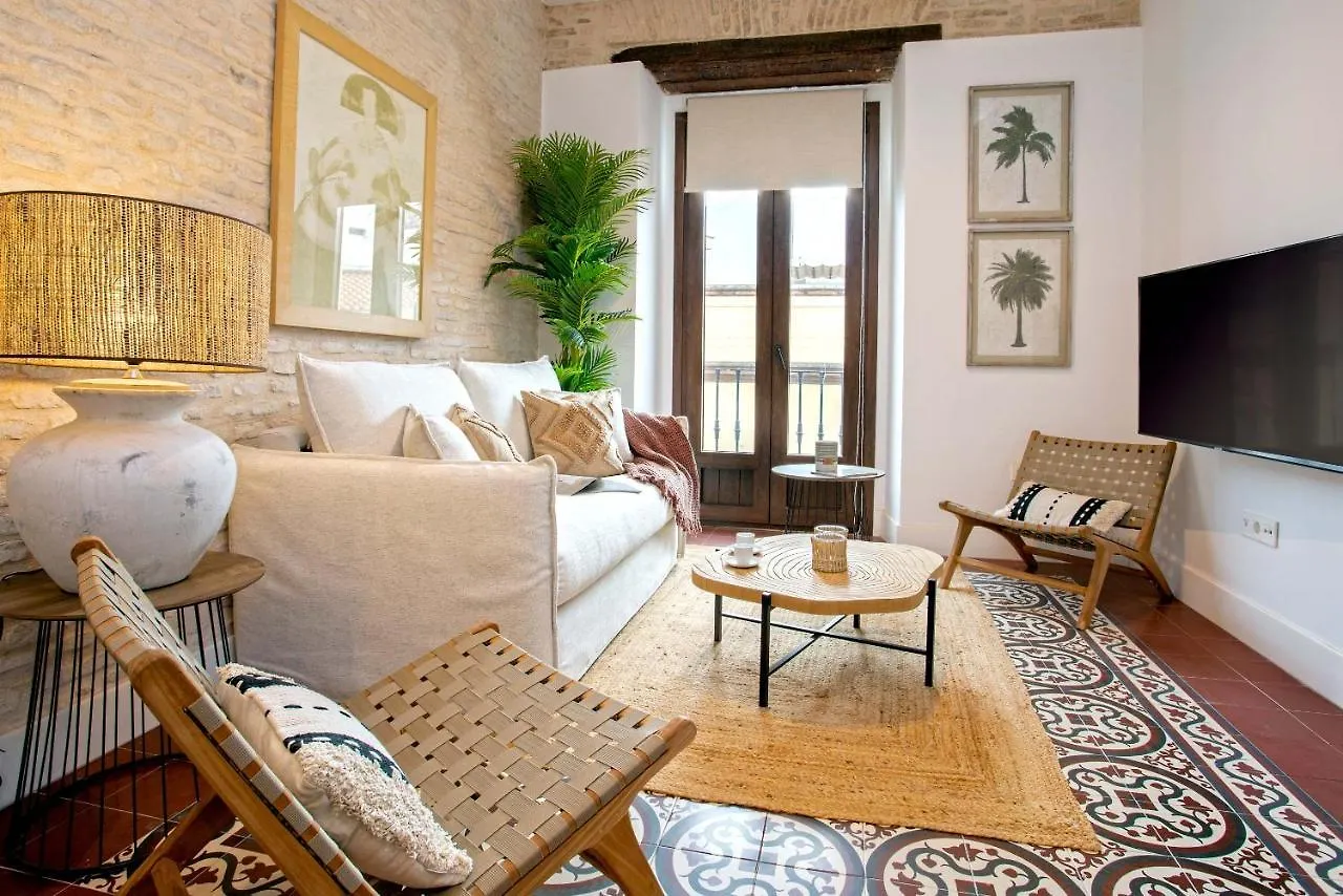 Genteel Home Santas Patronas Seville