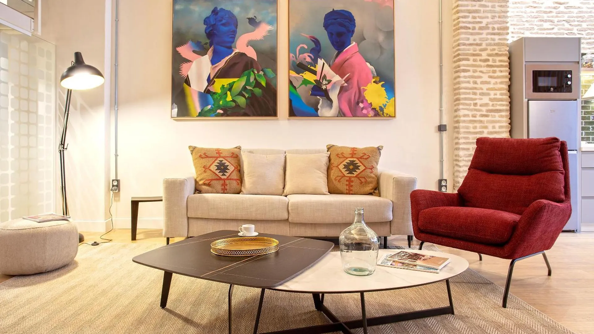 Genteel Home Santas Patronas Seville Apartment