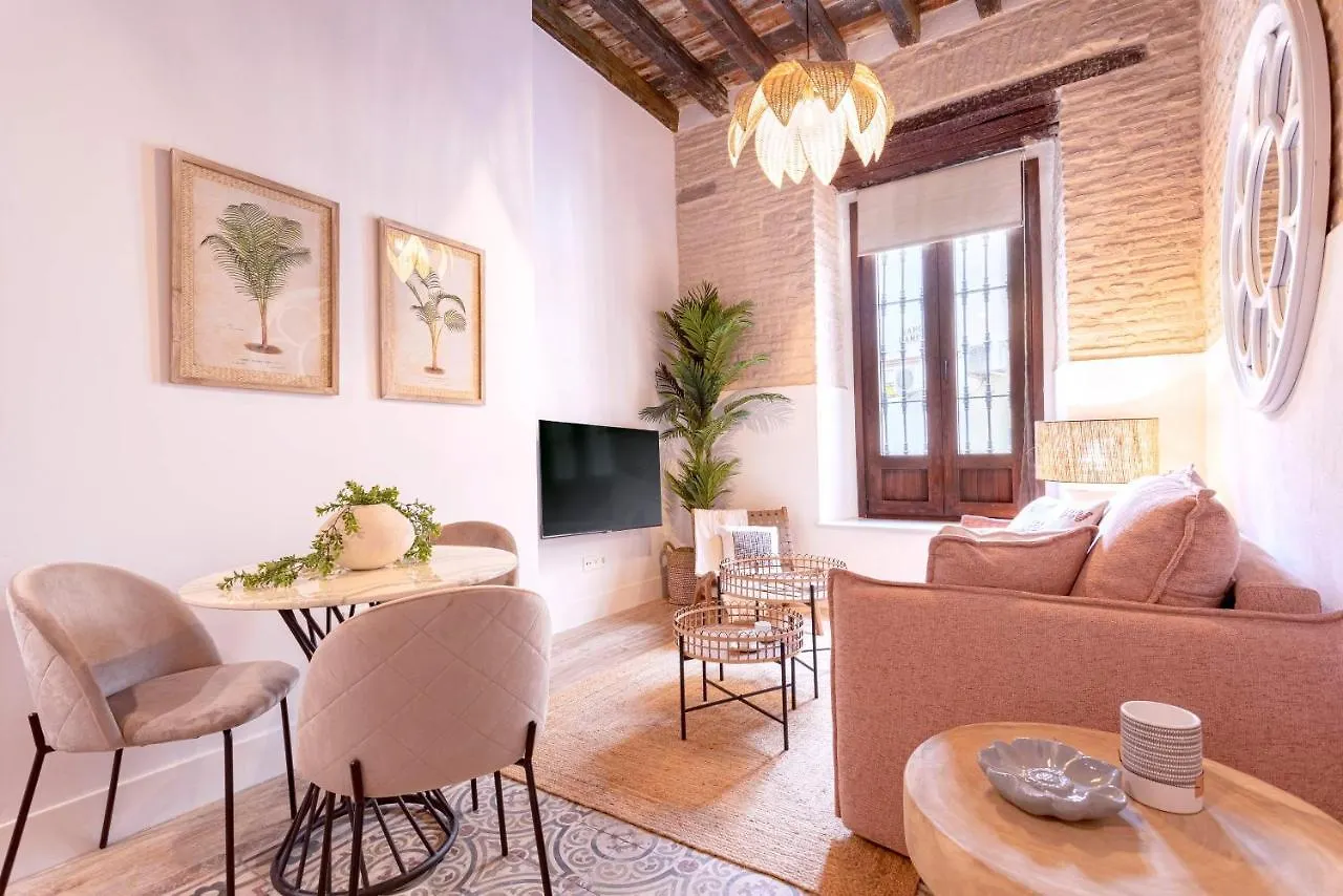 Genteel Home Santas Patronas Sevilla İspanya